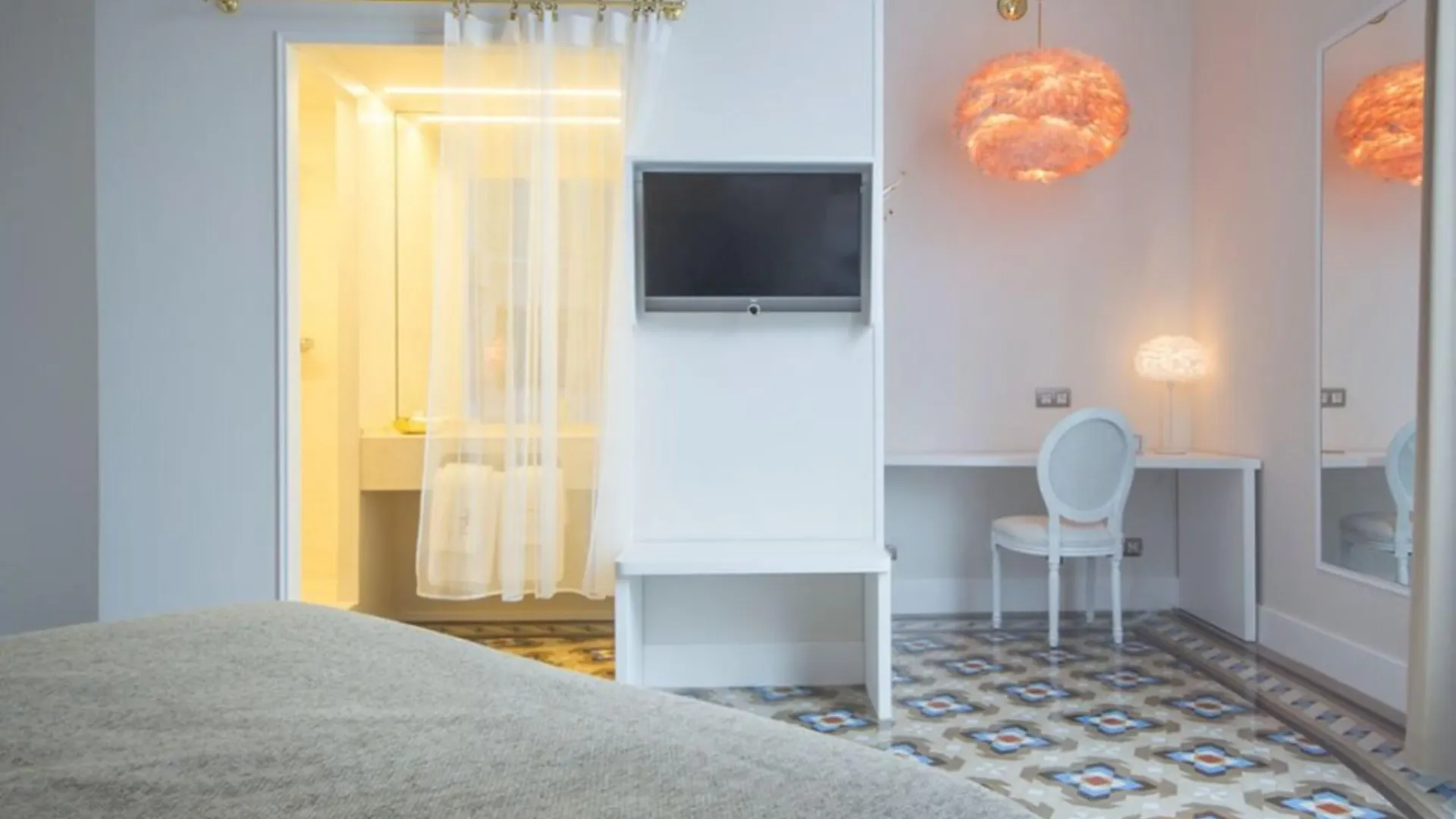 Anakena House Bed & Breakfast Barcelona