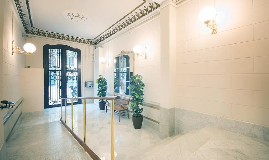 Anakena House Bed & Breakfast Barcelona 3*,  Spain