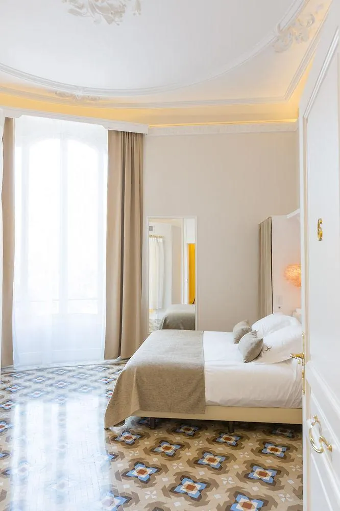 Anakena House Bed & Breakfast Barcelona
