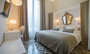 Anakena House Bed & Breakfast Barcelona