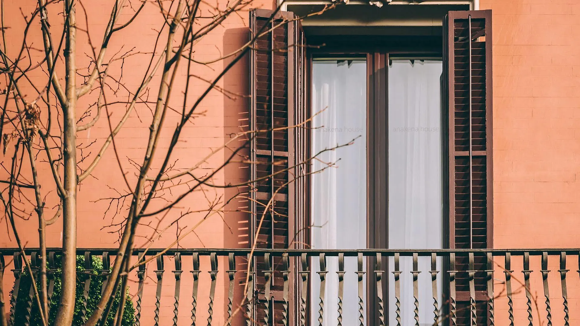 Anakena House Bed & Breakfast Barcelona