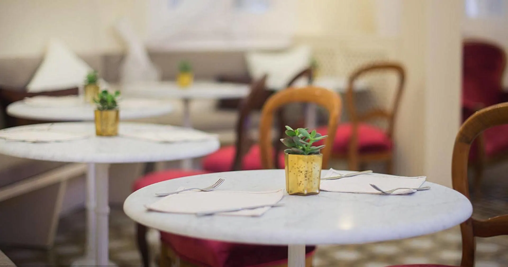 Anakena House Bed & Breakfast Barcelona