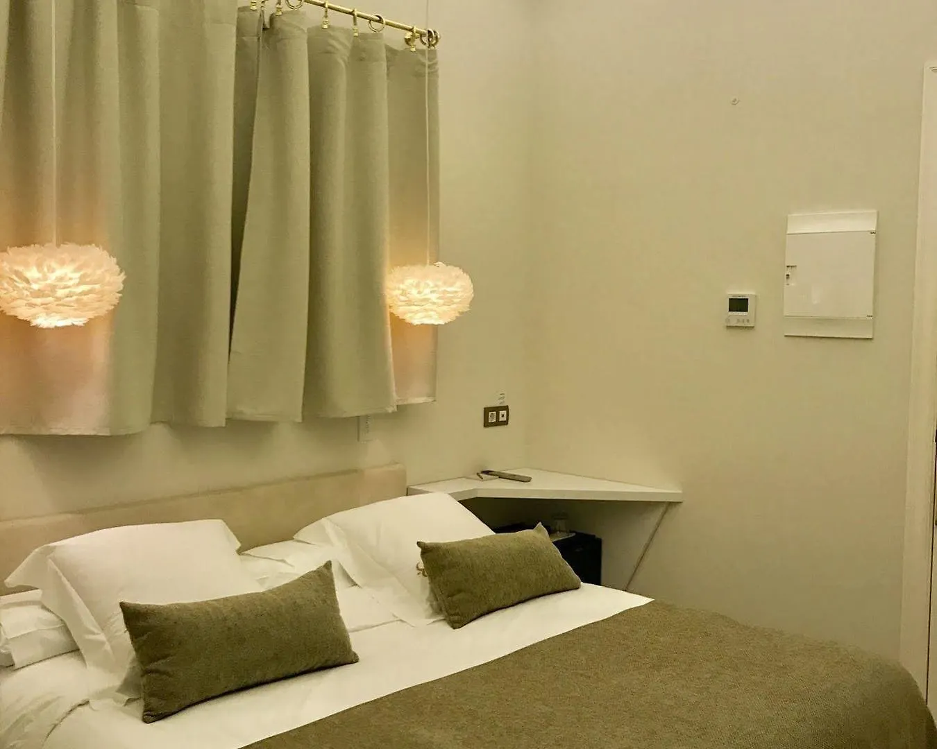 Anakena House Bed & Breakfast Barcelona 3*,  Spain