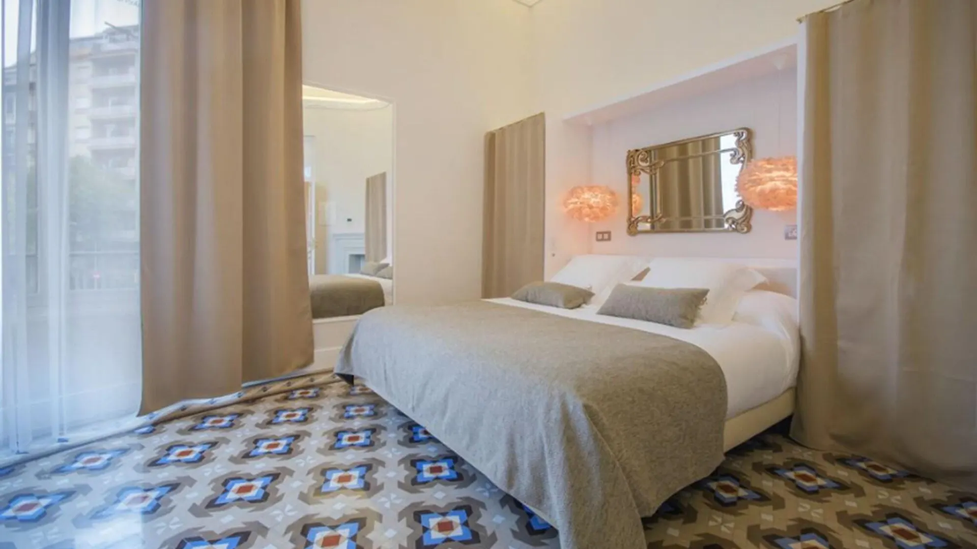 Anakena House Bed & Breakfast Barcelona